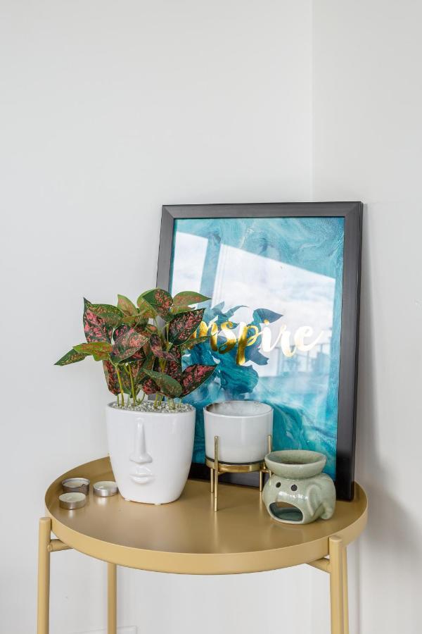 Light, Airy, Spacious Queens Road Apartment Melbourne Exterior photo